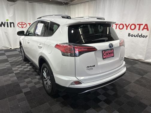 2017 Toyota RAV4 Hybrid XLE
