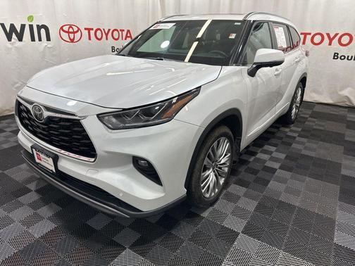 2025 Toyota Highlander Platinum