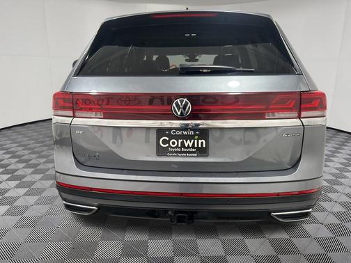 Deep Black Pearl 2025 Volkswagen Atlas 2.0T SE w/Technology 4MOTION