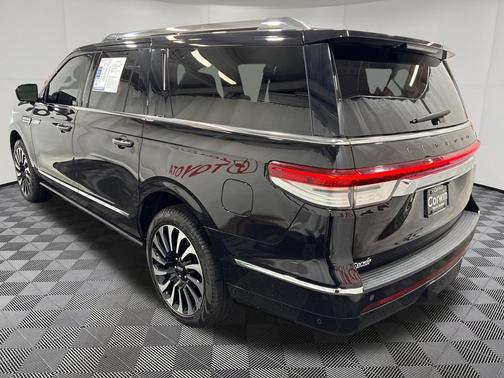 Infinite Black Metallic Clearcoat 2023 Lincoln Navigator Black Label
