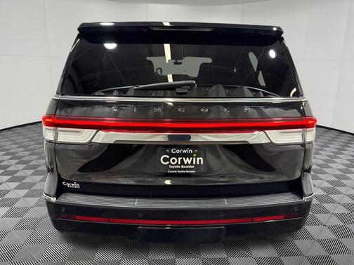 Infinite Black Metallic Clearcoat 2023 Lincoln Navigator Black Label