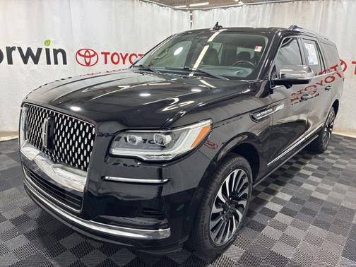 Infinite Black Metallic Clearcoat 2023 Lincoln Navigator Black Label