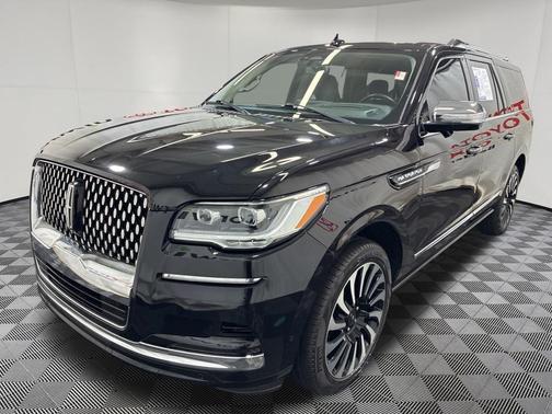 Infinite Black Metallic Clearcoat 2023 Lincoln Navigator Black Label