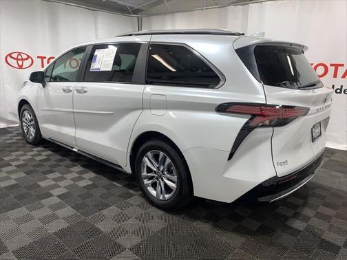 2024 Toyota Sienna Limited 7-Passenger