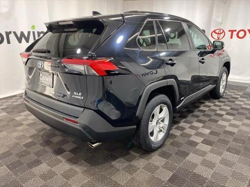 2021 Toyota RAV4 Hybrid XLE