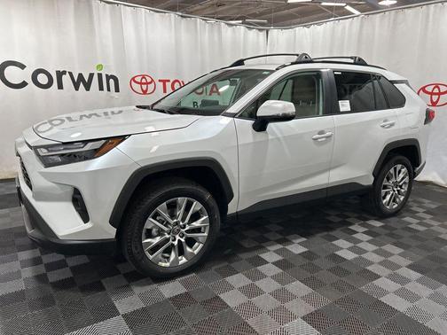2025 Toyota RAV4 XLE Premium