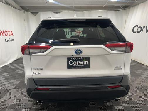 2021 Toyota RAV4 Hybrid XLE