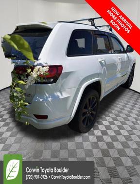 Bright White Clearcoat 2018 Jeep Grand Cherokee Altitude