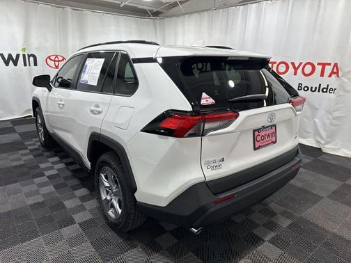 2025 Toyota RAV4 Hybrid SE