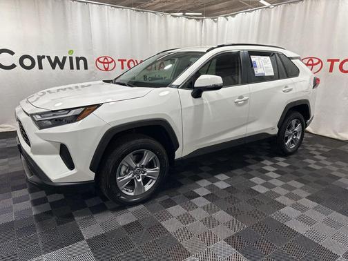 2025 Toyota RAV4 Hybrid SE