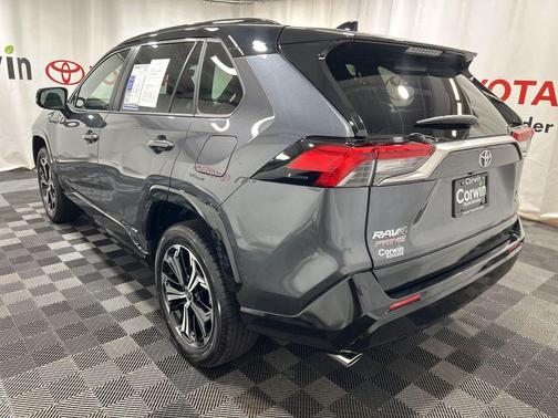 2025 Toyota RAV4 Hybrid SE