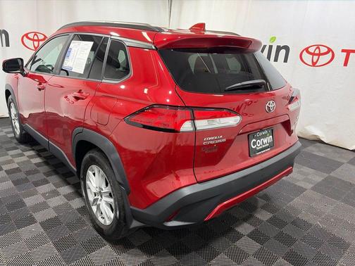 Barcelona Red Metallic 2022 Toyota Corolla Cross LE