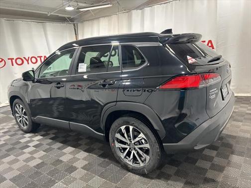 2025 Toyota Corolla Cross XLE