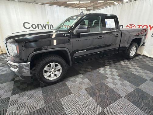 Onyx Black 2018 GMC Sierra 1500 SLE