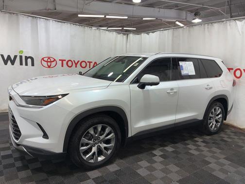 Pearl 2024 Toyota Grand Highlander Limited