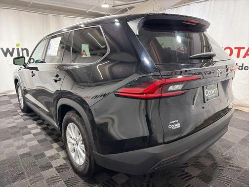 Midnight Black Metallic 2025 Toyota Grand Highlander XLE