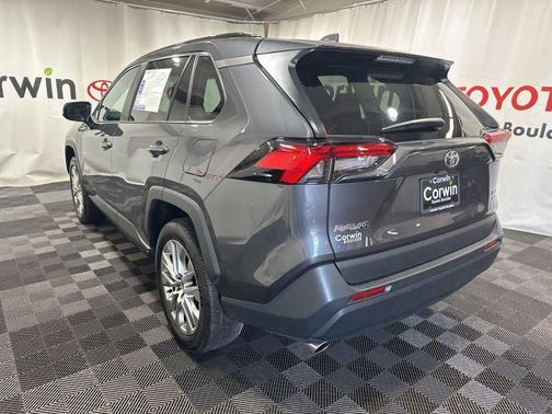 2025 Toyota RAV4 XLE Premium