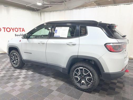 2025 Jeep Compass Trailhawk