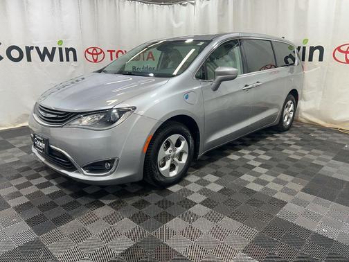2018 Chrysler Pacifica Hybrid Touring Plus