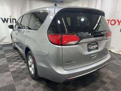 2018 Chrysler Pacifica Hybrid Touring Plus