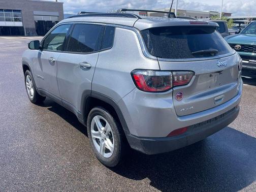 Billet Silver Metallic Clearcoat 2023 Jeep Compass Latitude