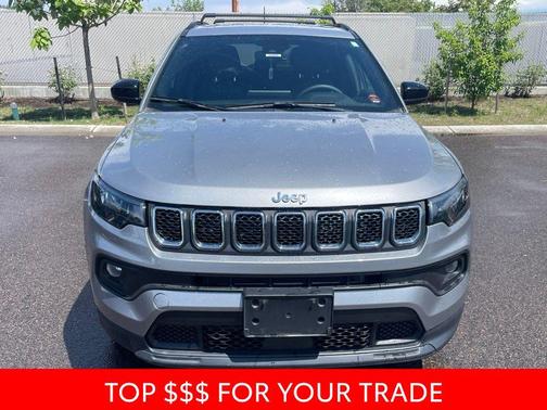 Billet Silver Metallic Clearcoat 2023 Jeep Compass Latitude