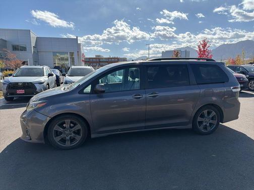 2018 Toyota Sienna SE