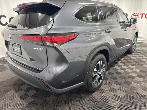 2021 Toyota Highlander Hybrid XLE