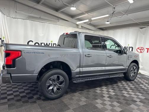 2022 Ford F-150 Lightning LARIAT