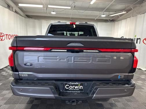 2022 Ford F-150 Lightning LARIAT
