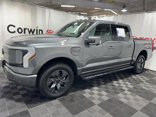 2022 Ford F-150 Lightning LARIAT