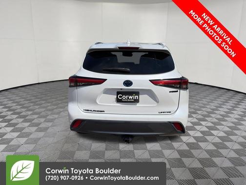 Wind Chill Pearl 2022 Toyota Highlander Hybrid Limited