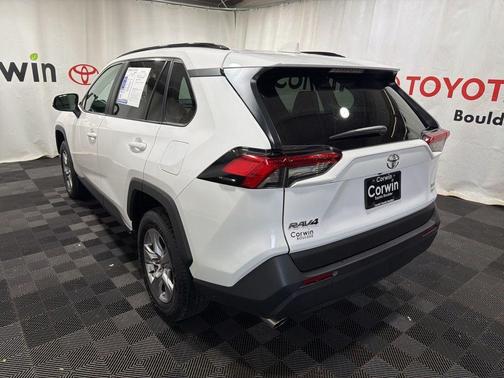 Ice 2025 Toyota RAV4 XLE