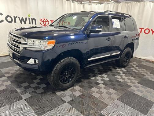 2019 Toyota Land Cruiser Base