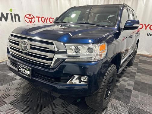 2019 Toyota Land Cruiser Base