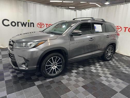 2017 Toyota Highlander SE