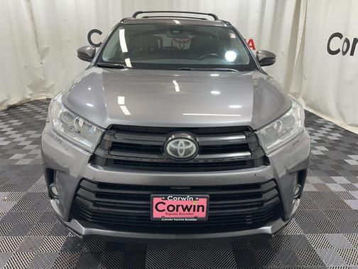 2017 Toyota Highlander SE