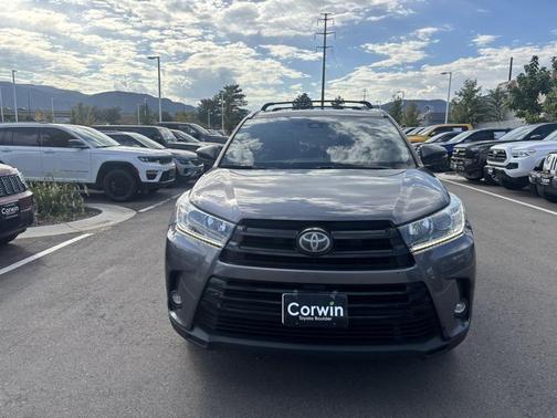 2017 Toyota Highlander SE