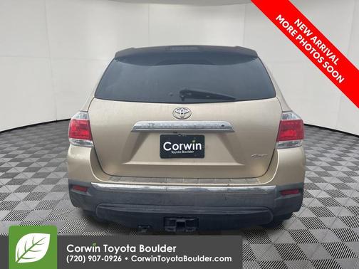 Sandy Beach Metallic 2012 Toyota Highlander Limited