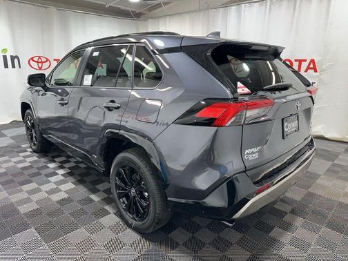 2025 Toyota RAV4 Hybrid SE