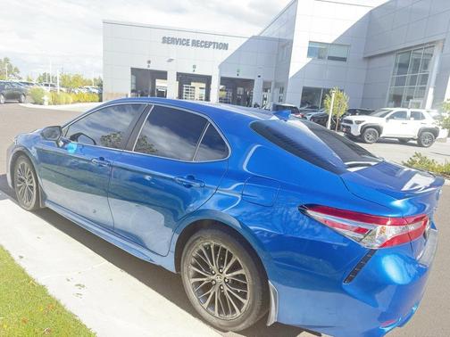 2020 Toyota Camry SE
