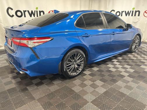 2020 Toyota Camry SE