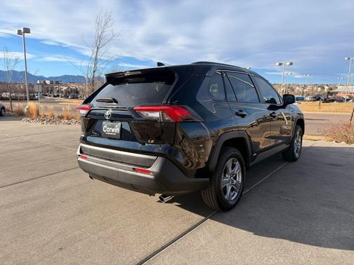 2025 Toyota RAV4 Hybrid LE