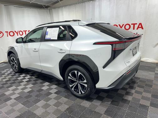 2024 Toyota bZ4X XLE