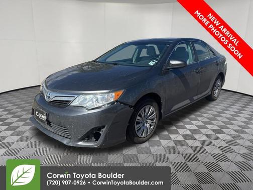 Magnetic Gray Metallic 2013 Toyota Camry Hybrid LE