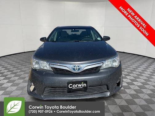 Magnetic Gray Metallic 2013 Toyota Camry Hybrid LE