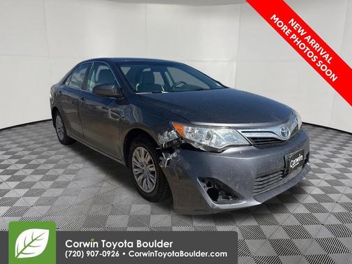 Magnetic Gray Metallic 2013 Toyota Camry Hybrid LE