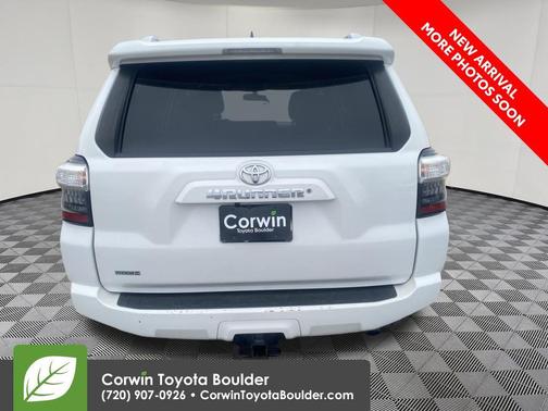 Super White 2014 Toyota 4Runner SR5