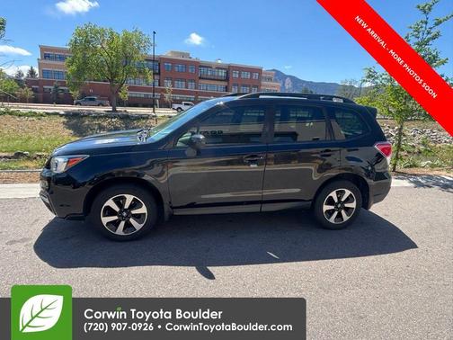 Crystal Black Silica 2017 Subaru Forester 2.5i Premium