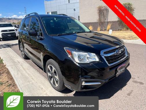 Crystal Black Silica 2017 Subaru Forester 2.5i Premium
